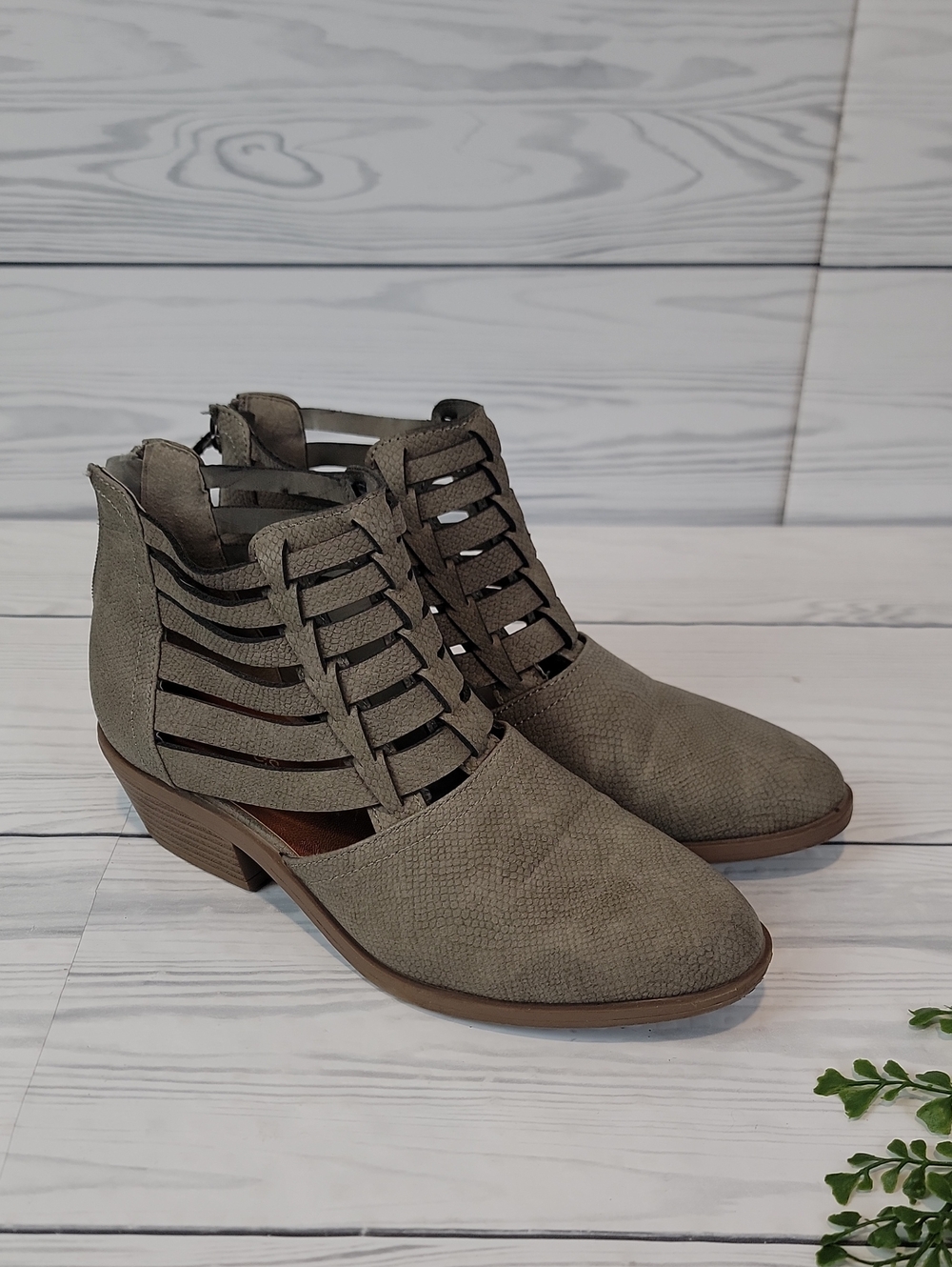 Mairices Maddie Strappy Cutout Ankle Boots in Olive Grey Womens Size 8